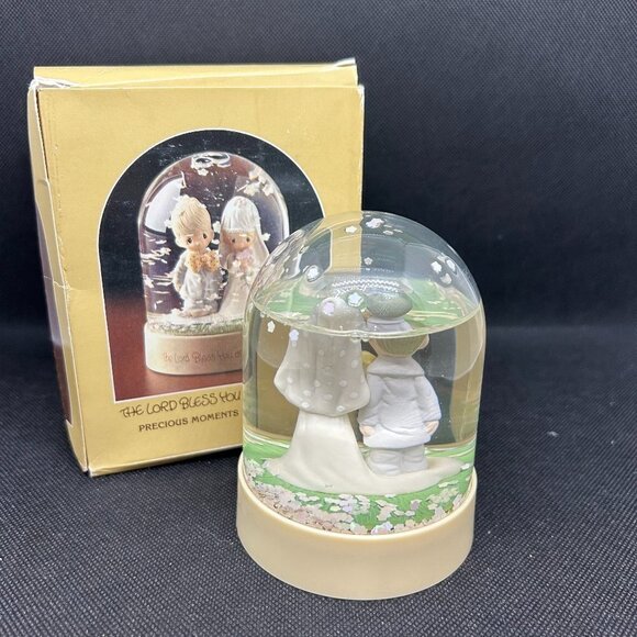 Precious Moments "The Lord Bless You and Keep You" water globe - Picture 2 of 2